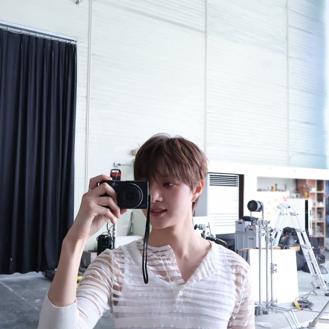 andTEAM_members's tweet photo. EJ!! 생일 축하축하 !!

#HAPPY_EJ_DAY
#andTEAM #エンティーム #NICHOLAS https://t.co/qY8UZOs5KE