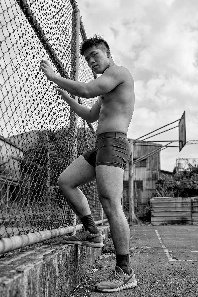 kuro_form's tweet photo. #Chunwei #光と影 #白黒写真 #モノクロ #ポートレート #男体 #筋肉美 #MaleFineArt #Monochrome #BlackAndWhitePhotography #AsianMale #AsianModel #MaleModel #Sculptural #PortraitPhotography https://t.co/JKg11z1Pz2