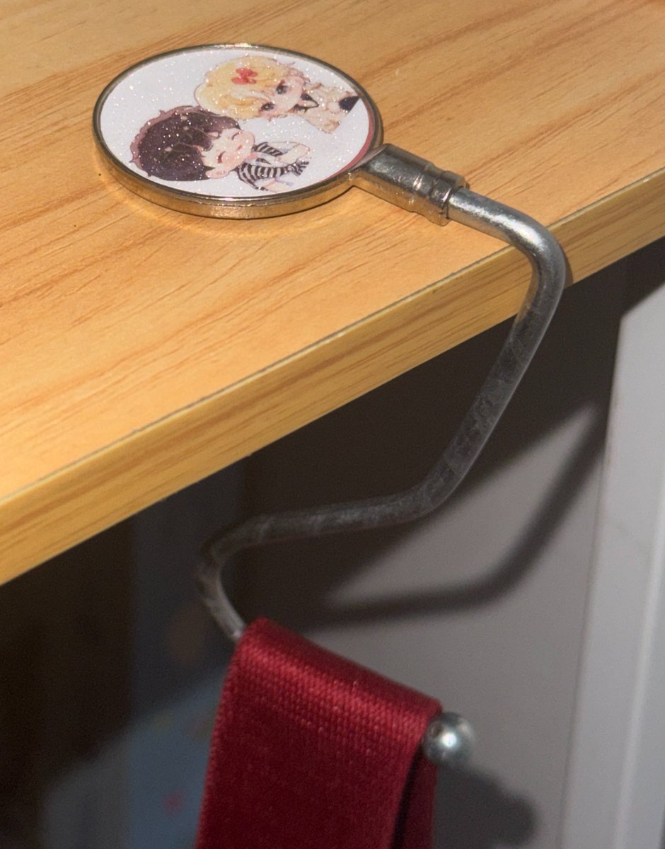 gyhagenda's tweet photo. gyuhao freebies ✨

💚 bag hooks
🖤 limited qty

#MM8tamor9hic https://t.co/tauvm4O0px