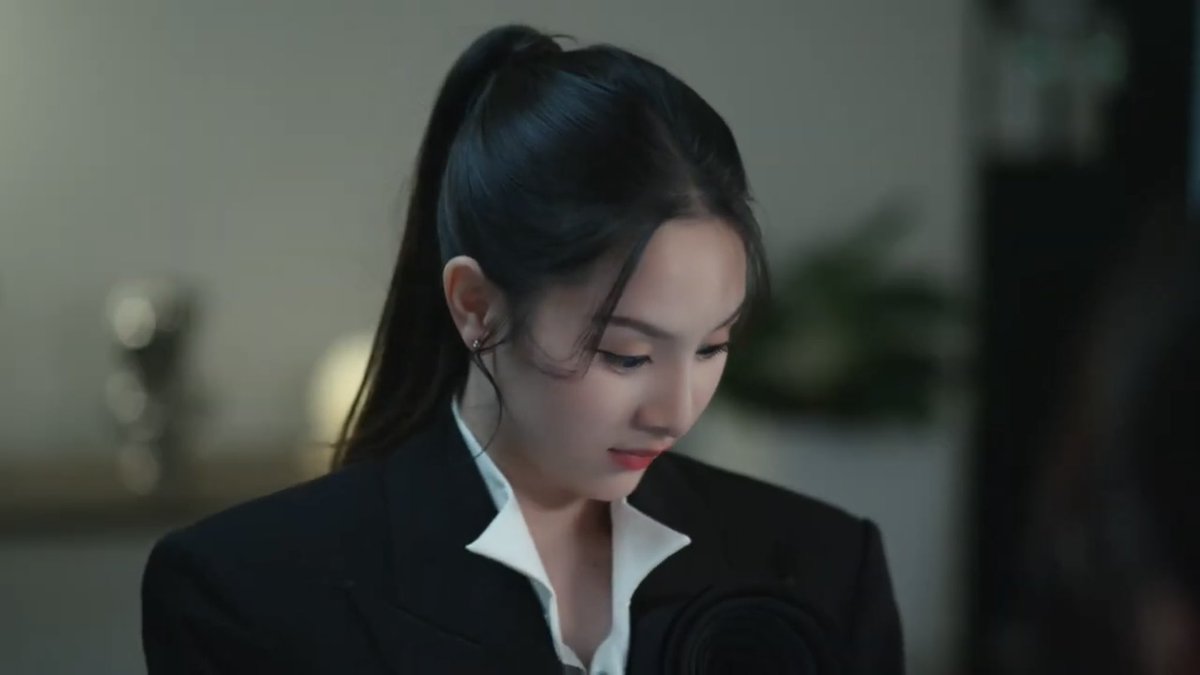 KomsakAddams's tweet photo. นี่แหละค่ะ รักที่ไม่ต้องการเวลา Fairway Of Love EP1 ยัยนาน่ากลับถึงไทยปุ๊บแค่เจอโปรวีในจอไอแพดก็ ตกหลุมรักปั๊บ จิ้นเองได้ ไม่ต้องรอคนดูจิ้นเลย 

แต่แอบลุ้นอีกคู่นะคะ เปิดตัวชีเบลมาแล้ว เหลือรอโปรจิน รวมๆ เอาเรื่องกอล์ฟมาผูกกับความรักได้น่ารัก ดูเพลินมาก สาย GL น่าจะสะใจ เพราะเสิร์ฟให้เต็มอิ่มถึงสองคู่

ทุกวันอาทิตย์ 22:30 น. ทางช่อง one31
เวอร์ชัน UNCUT 23:30 น. ที่ WeTV ที่เดียว

#FairwayOfLoveEP1