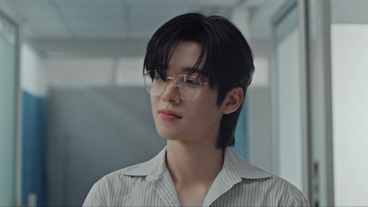 YourThirdSeries's tweet photo. 🔴           นิ้งหน่อง   VS    แจม              🟢

Round 1 : - 100            + 10000
Round 2 : + 1000          - 10000
Round 3 : - 1000          + 1000000000000

นิ้งหน่อง ม.ม้าเหล็ก กับ แจม จ.แมวเจ๋อ ออกหมัดกันไปมาแบบนี้ 💥กรรมการสองว่าไงดีคร้าบ 🥴🔔

YOUR THIRD SERIES EP7

#ที่สามของเธอEP7