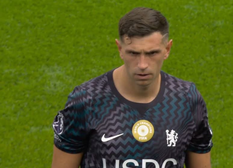 Afc_Mex's tweet photo. Bro spent years acting like every shot was a personal insultβ¦ now heβs conceding goals for fun this season. π #ARSCHEL https://t.co/TePByd3vfV