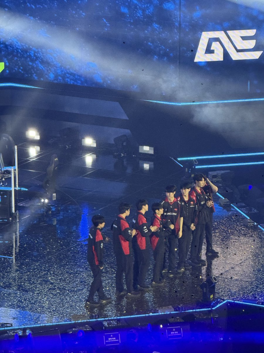 ixx3plac3able's tweet photo. 안녕하십니까 오랜만입니다
생존신고 겸 오늘 퍼시픽 결승 다녀왔습니다 ㅎ
패패승승승은 언제나 짜릿해
농심 져서 아쉬웠던 ,,,
근데 경기는 재밌었던 ,,,🥹
양팀 다 수고하셨습니당 https://t.co/3cgCIHxLC8