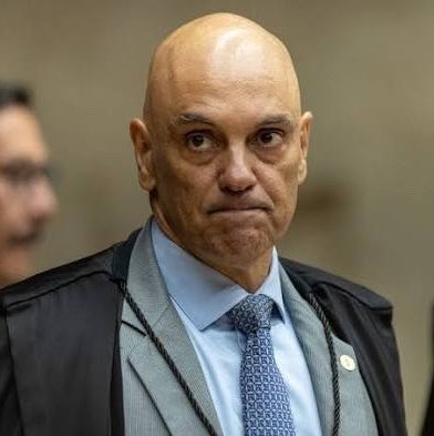 Delateinews's tweet photo. ⚠️AGORA: Diarista condenada a 14 anos de prisão rompe tornozeleira eletrônica e desaparece um dia após Moraes determinar sua prisão https://t.co/lfgQtf04kz