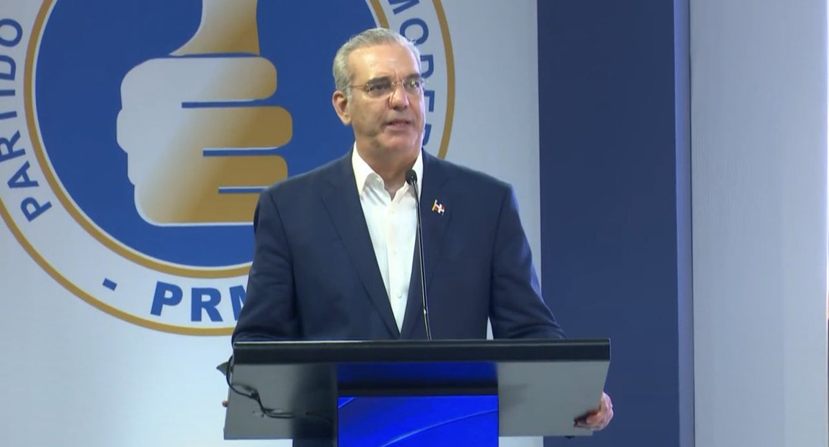 EfrenCuello's tweet photo. “Mi responsabilidad como presidente del PRM no será escoger quién habrá de sucederme en la Presidencia de la República.

No llego a la presidencia de este partido para construir una candidatura ni para imponer un heredero o heredera política”. 

#ProclamaciónPRM https://t.co/1vSXSS68VJ