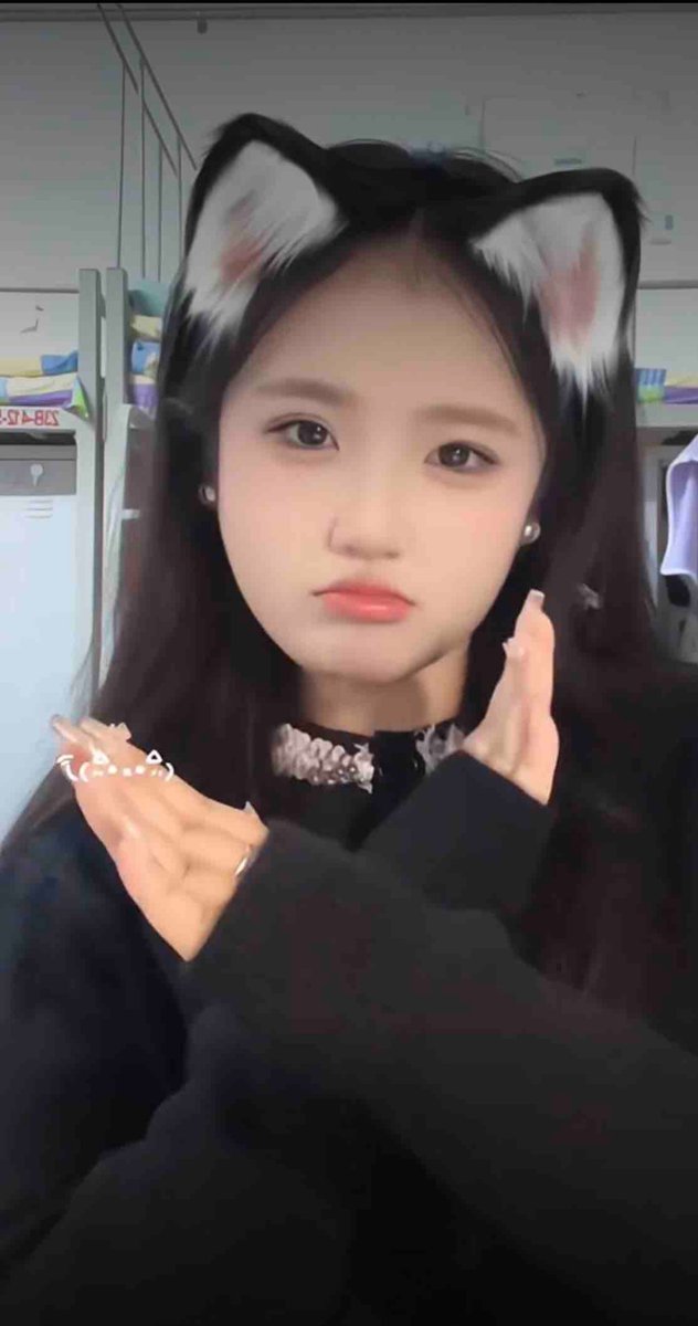 Feitunbbww's tweet photo. 比反差？ https://t.co/qoZbJ6ovHA