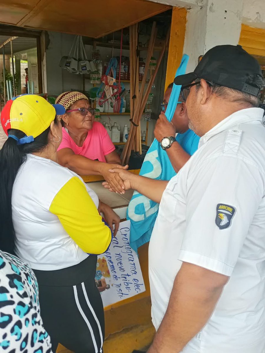 ventezuliav's tweet photo. #Zulia ¡Antonio Borjas Romero habló claro! 

📍CasaXCasa desde esa parroquia, sector La Rinconada, la gente alzó su voz y dejan claro que quieren #EleccionesYA

¡La participación ciudadana sigue creciendo! 

ESTAMOS LISTOS!!!🗳️

#VenteMaracaiboEsLaGente https://t.co/o1t5xPSahp