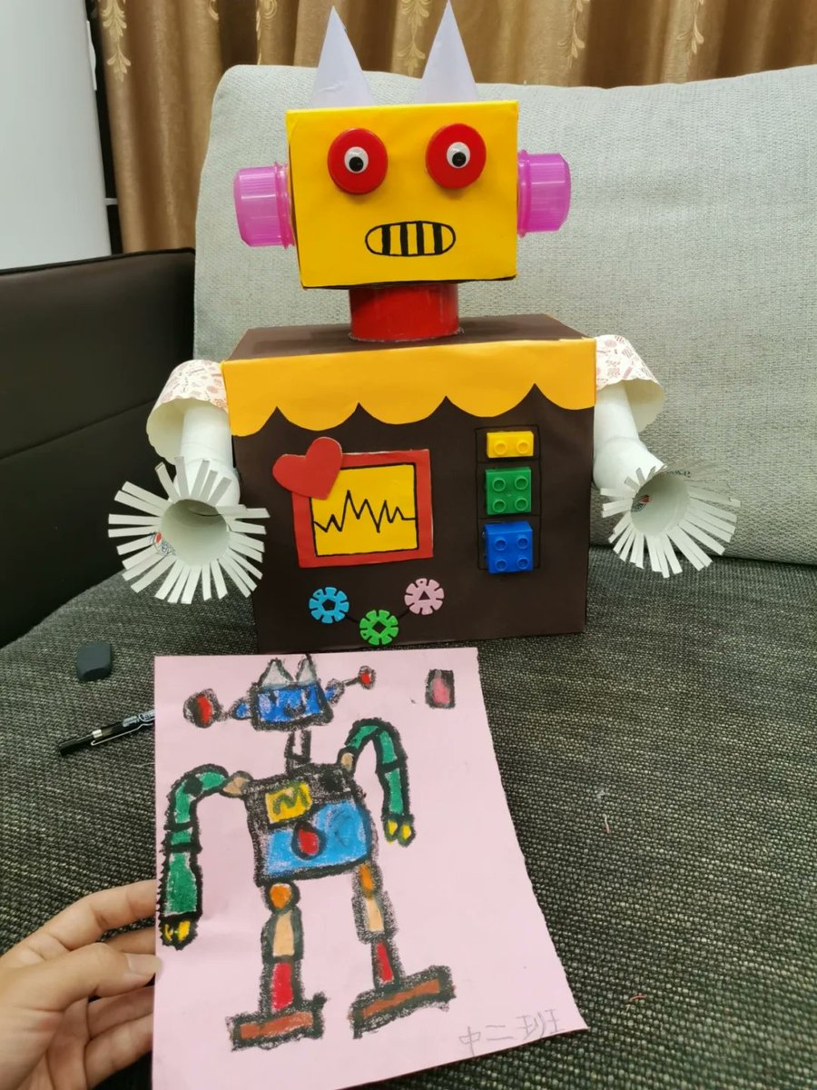 AliTuranywd1's tweet photo. Today’s win: building a cardboard robot with my 5-year-old—covered in glue, grins, and zero screen time! https://t.co/10AmKfPX8C