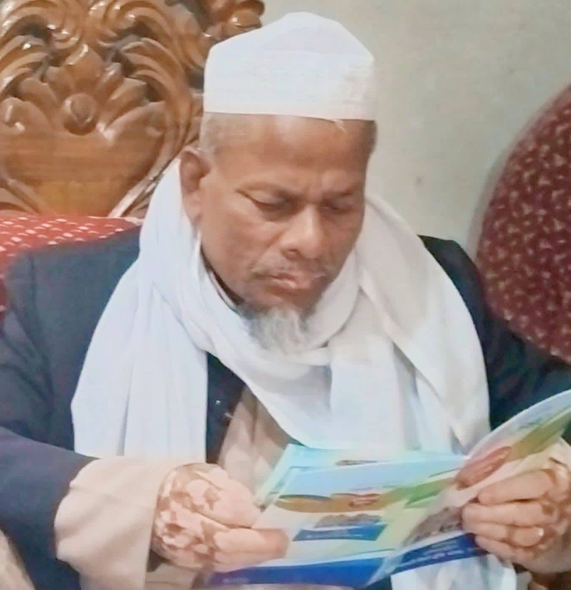 ShahAlamViews's tweet photo. আমার শ্রদ্ধেয় উস্তাদ হযরত মাওলানা নাসির উদ্দিন নাজিমী হুজুর (প্রতিষ্ঠাতা সুপার, গাবুরগাঁও দারুল কোরআন আলিম মাদ্রাসা) স্ট্রোক করে সিলেট উইমেন্স মেডিকেল কলেজ হাসপাতালে (কেবিন ৯২৯) চিকিৎসাধীন আছেন।
সবাই হুজুরের দ্রুত সুস্থতার জন্য দোয়া করবেন। 🤲
#Ustad #Duah #GetWellSoon https://t.co/zxTLja6pZH