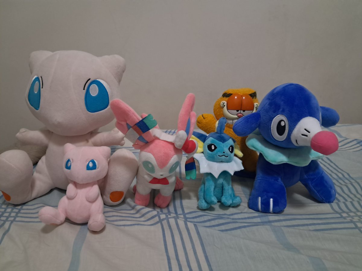 ally_must_die's tweet photo. acabei de perceber que só tenho pokemon rosa branco e azul pqp treinador tipo trans https://t.co/O73f4cPGOq