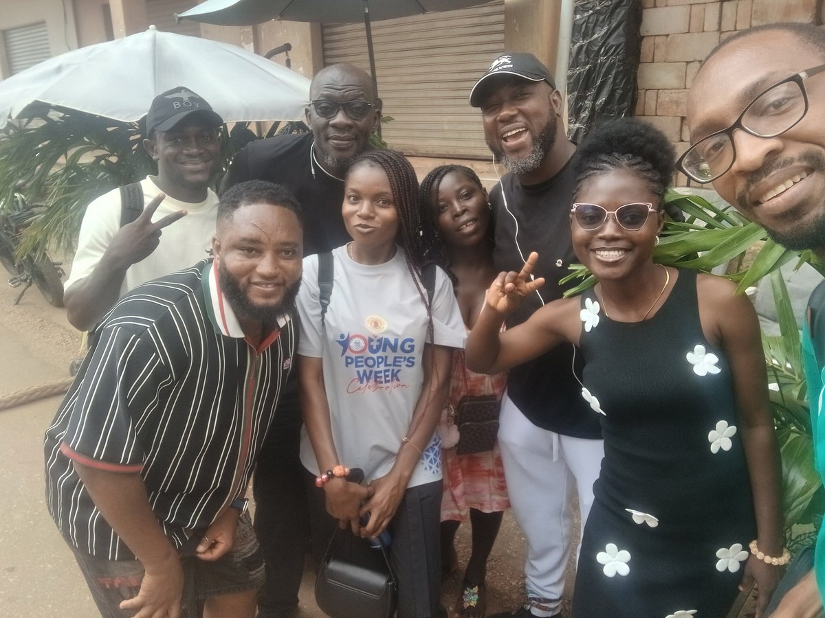 Ghanathink's tweet photo. #Groufies featuring some #GhanaThink members, #bcsyi volunteers, etc who #volunteeringh who were at  @BarcampSunyani 2026, after the Sunday lunch, @#ShadesVillage, #Sunyani. 

They came from #Tamale, #Kumasi, #Tema, #Accra etc. 

 #bcsyi ##BarcampSunyani #SunyaniKonnect https://t.co/lQ3OqpXph1