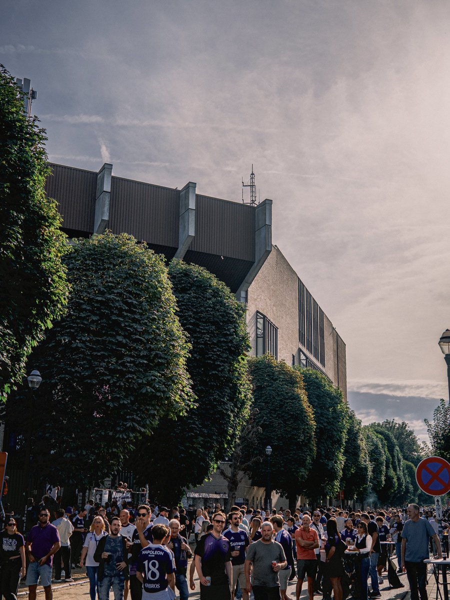 rscanderlecht's tweet photo. Le dimanche, c’est pour le foot. 💜 https://t.co/j8N7KyM5bU