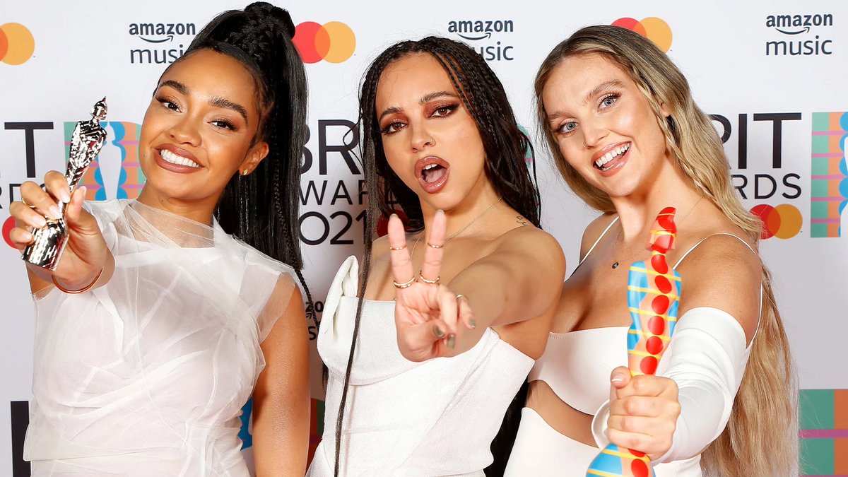 BrasilLM's tweet photo. 🚨 Uma “fonte próxima” revelou ao The Sun que Leigh-Anne e Perrie estariam prontas para um retorno do Little Mix, incluindo a possibilidade de uma nova turnê. O momento, porém, ainda não parece certo para JADE, que deve priorizar um segundo álbum antes de considerar a reunião. As três continuam se apoiando e estão orgulhosas do sucesso umas das outras.