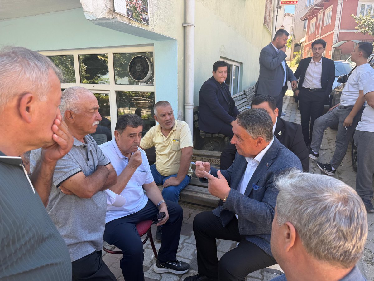 AlfatlEkrem's tweet photo. Keles Kozbudaklar Köyümüzde düzenlenen geleneksel köy hayrına katılarak hemşehrilerimizle bir araya geldik.

Annemin doğup büyüdüğü, ailemizin köklerinin bulunduğu Kozbudaklar’ın bizlerin gönlünde her zaman ayrı bir yeri var.

Vatanına, milletine ve bayrağına bağlı; mert, çalışkan ve vefalı insanlarıyla Kozbudaklar, geçmişten bugüne güzel değerlerimizi yaşatmaya devam ediyor. Bugün de büyüklerimizle, dostlarımızla ve hemşehrilerimizle aynı sofrada buluşmanın, sohbet etmenin ve hasret gidermenin mutluluğunu yaşadık.

Bu vesileyle ahirete irtihal eden tüm geçmişlerimizi rahmetle yâd ediyor, hayırda edilen duaların kabul olmasını diliyorum.

Başta kıymetli Muhtarımız ve Dernek Başkanımız olmak üzere, organizasyonun tertip heyetine, hayır sahiplerimize ve bu güzel buluşmaya emek ve katkı sunan tüm hemşehrilerimize teşekkür ediyorum.

Allah birliğimizi, beraberliğimizi ve kardeşliğimizi daim eylesin. Köyümüzün hayrı kabul, bereketi bol olsun.