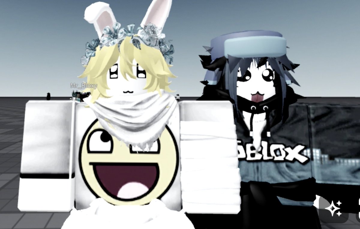 Th3C4stspace's tweet photo. They so silly.

    My with my co-cosplayer skins :P

Tags: #MCIarchive https://t.co/Z2xpa4N7UF