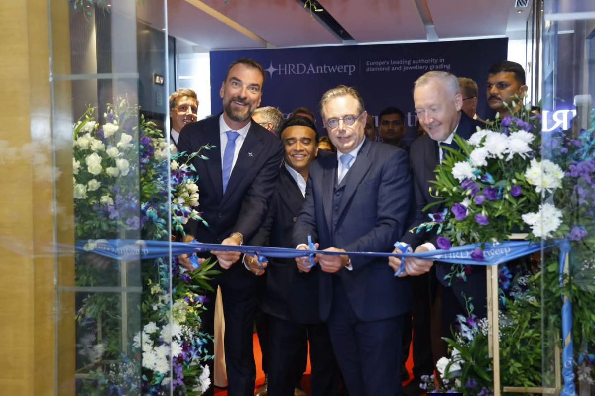 UI_NEWZ's tweet photo. 🇧🇪–🇮🇳 Prime Minister Bart De Wever received a warm welcome from the Bharat Diamond Bourse and GJEPC India, meeting India’s diamond industry leaders and strengthening the long-standing Antwerp–Mumbai connection.

#BelgiumInIndia #BelgianPMVisit2026 @BelgiuminIndia https://t.co/wJj6EDa0fv