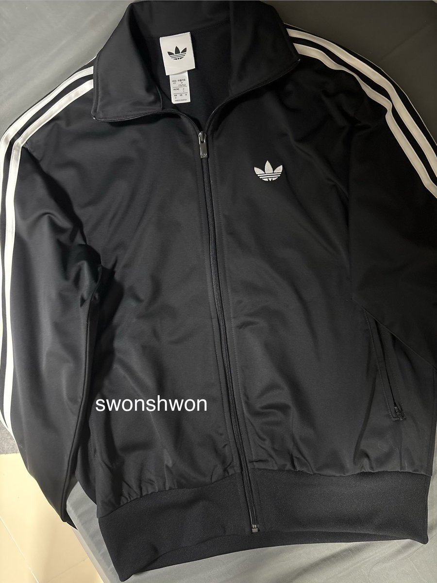 swonshwon's tweet photo. ส่งต่อ adidas firebird jacket เเท้ ไซส์ M สภาพดีใหม่เอี่ยม ใส่ 1 ครั้ง 2,000 รสค่ะ ทักสอบถามเพิ่มเติมได้คับ #ส่งต่อadidas #ส่งต่อเสื้อผ้ามือสอง #ตลาดนัดadidas https://t.co/z0PrIiY3CG