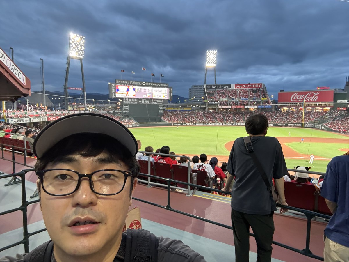 takuroakagi's tweet photo. 呉楽しかった。
この世界の片隅にっぽい景色もいっぱいあったし、孤狼の血で日置がボコボコにされるパチンコ屋もあった。
広島戻って野球もちょっとだけ見れた。
完封でかすぎ。 https://t.co/2HkXr91DEJ