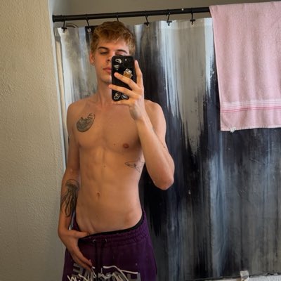 Zachafterhours2's tweet photo. #NewProfilePic https://t.co/uLc8kfowb3