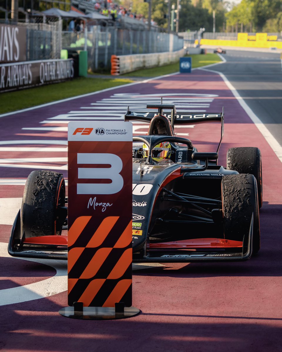 Taito_Kato89's tweet photo. FIA F3🇮🇹

BACK-TO-BACK PODIUMS 🏆🔥
P3 in the Feature Race！

みんなありがとう！

 #f1jp
 #f3jp https://t.co/vLAydfxbFF