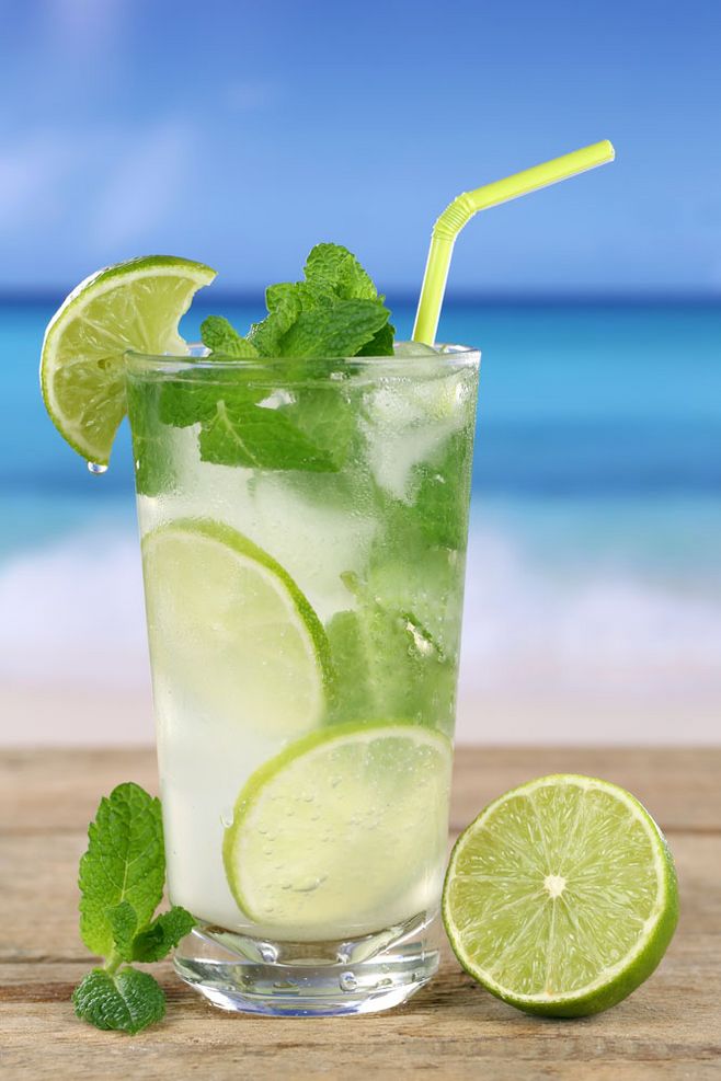 CynthiaAndtshm's tweet photo. Whip up a 5-minute iced honey lemon green tea! Steep green tea, add lemon juice u0026 a drizzle of raw honey, chill with ice. Refreshing u0026 perfect for hot days!， https://t.co/LvlfFCe112