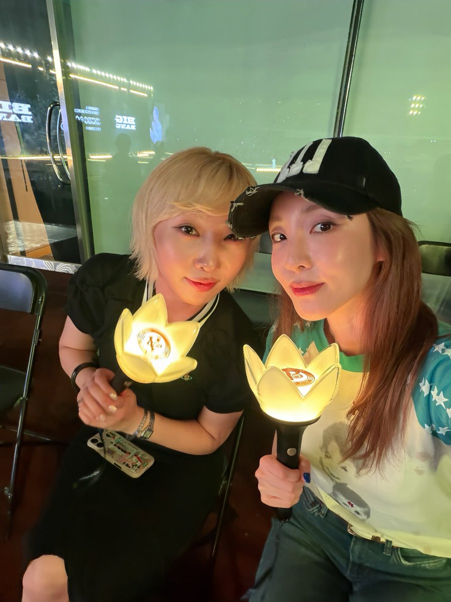 krungy21's tweet photo. 👑💛 https://t.co/pIxxh3k0FI