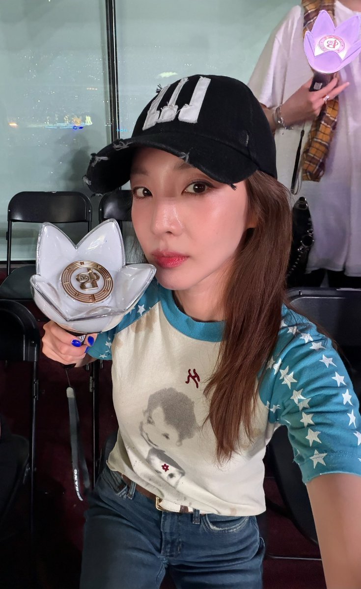 krungy21's tweet photo. 👑💛 https://t.co/pIxxh3k0FI