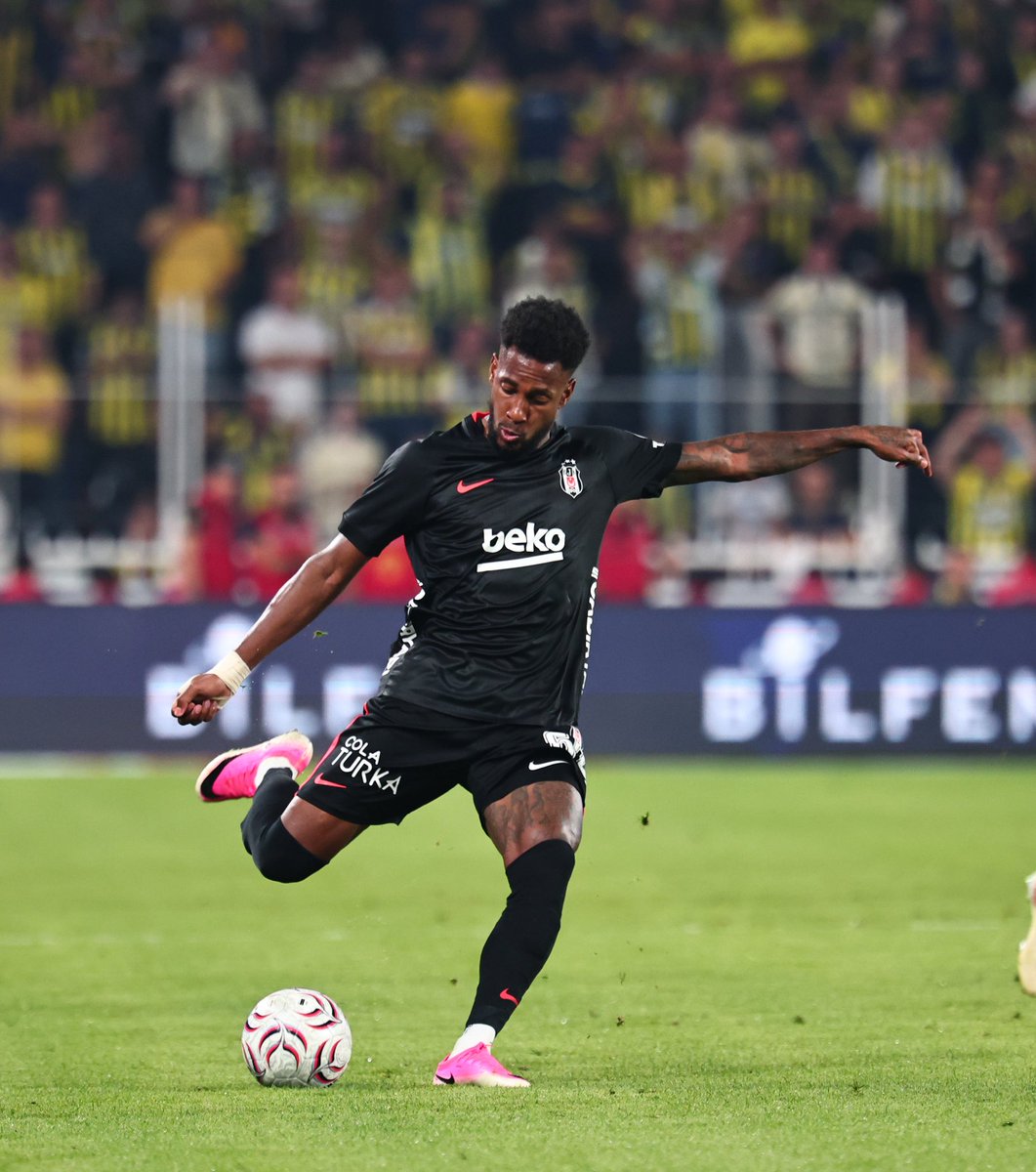 Besiktas's tweet photo. Amir. Murillo. Klas. ✨ https://t.co/wjCVjSKvFo