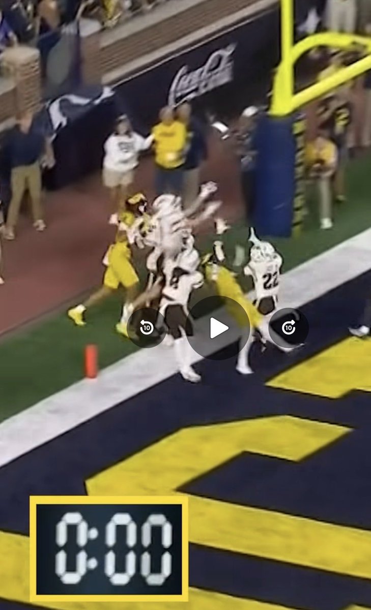 MildHogFan's tweet photo. @bigten 
Don’t think he touched the ball with “1 seconding left”. It’s pretty easy to see. https://t.co/Y5ctu2XFX6