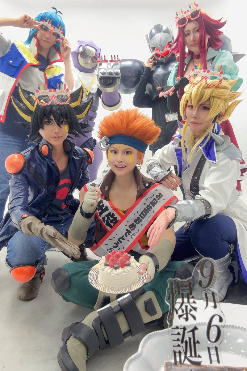 mym11tenki's tweet photo. 遊戯王5D’s コスプレ
Yu-Gi-Oh! 5D’s Cosplay

🐦‍⬛🎂 Happy Birthday, Crow Hogan! 🧡

今日はみんなでクロウのお誕生日会🎉🎂✨
チーム5D’sのみんなにお祝いしてもらえてよかったね、クロウ！
改めて、お誕生日おめでとう🐦‍⬛🧡
最高の一年になりますように！

#Uアコスタ2026 
#アコスタ池袋 https://t.co/Ghbj1F8aF8