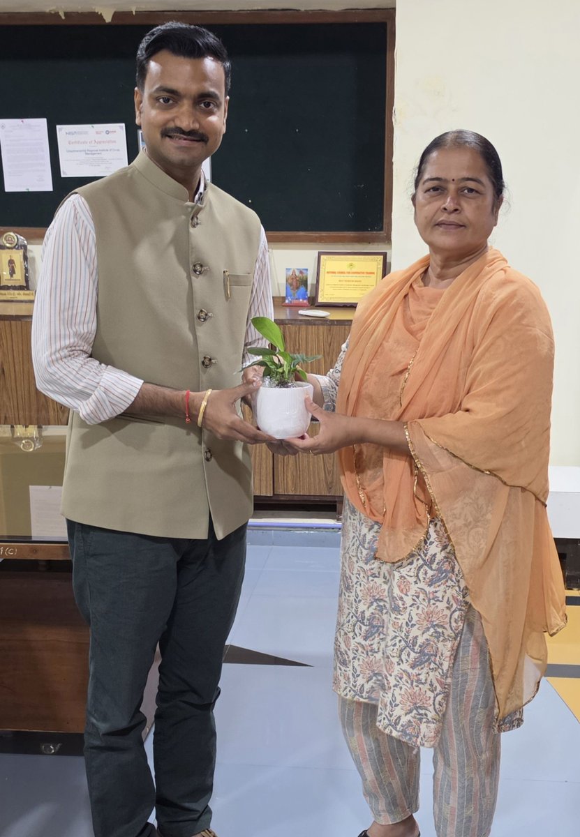 Mihir_p_Shah's tweet photo. Great interacting with the bright minds at URICM on turning rural challenges into sustainable entrepreneurial opportunities through technology & innovation. 🌱🚀
A pleasure meeting Dr. Neelu Pandey and exchanging ideas on the future of Agribusiness.
#URICM #AgriTech #AgriOwn https://t.co/RPzUWkEB1x