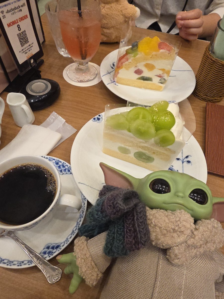 openpentan's tweet photo. 後輩と映画見てお茶してきた☕️
白鳥とコウモリはなんか原作読んでないから見れたけど原作とどこが違う？って明日から吟味する https://t.co/66CLzoL4jD