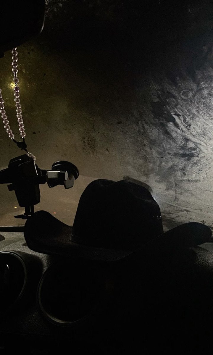 mkteez's tweet photo. save a horse (ride a cowboy)

✭ wy x sn 

✭ explicit

✭ modern western au https://t.co/kmM7T6blz3
