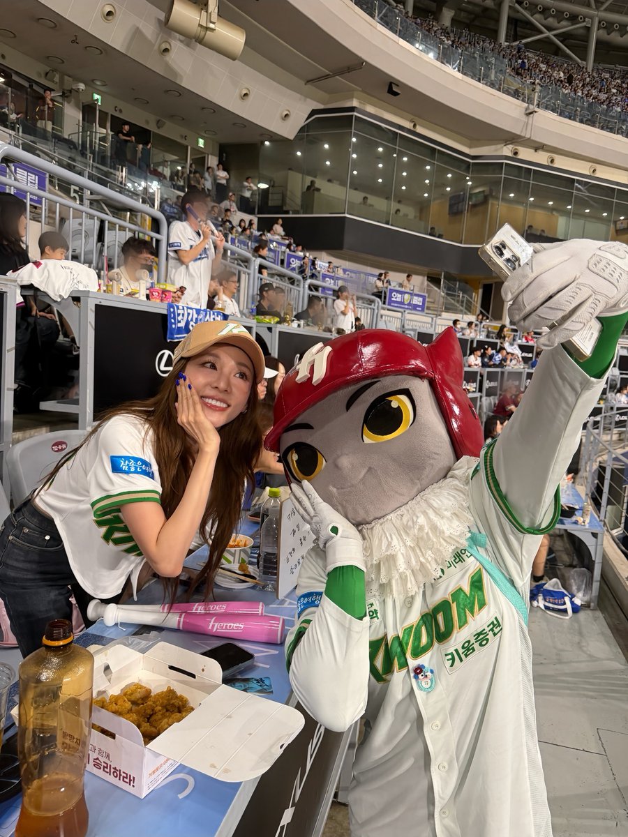 krungy21 tweet picture