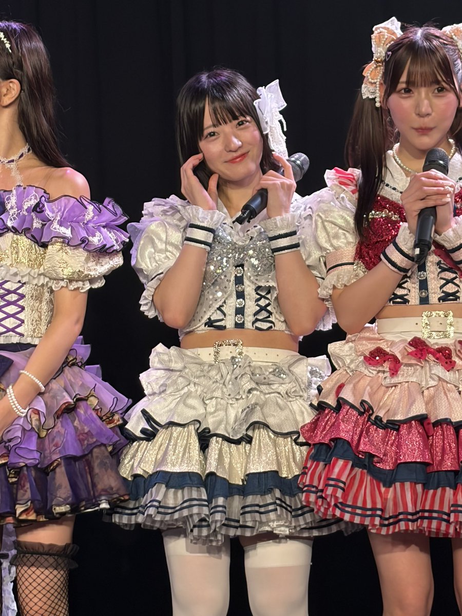 tt_ssl's tweet photo. ステイニー1年以上通ってるけど、ここまで明確にちむちゃんにファンサ貰ったの初めてかも！？嬉しい！ホントありがと！
後方派だけど前方もいいね振りコピ覚えよ
#浜辺千夢
#ちむにむちゅう
#STAiNY https://t.co/eAZMzni7M9