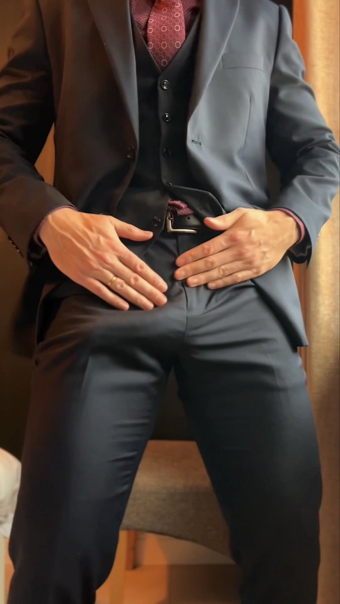Bob_Shaft_'s tweet photo. Wearing my blue suit for the day which made me feel very sexy..
https://t.co/x6eTUu8s9a https://t.co/s8XNR0Ufhy