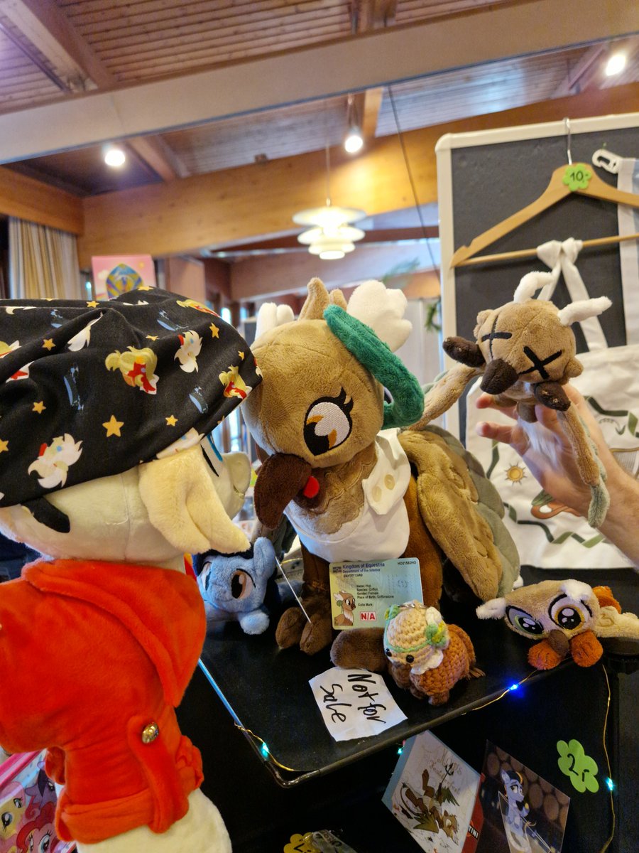 EponaFest's tweet photo. Milli is meeting with more friends! https://t.co/4YZHu6jRnf
