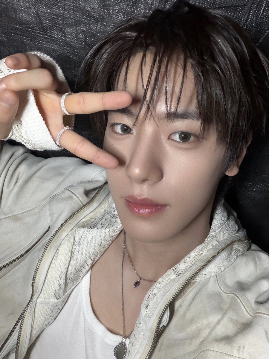 CYE_MEMBERS7's tweet photo. 클로저 넥스트 제네레이션상 너무 고마워❤️ 덕분에 너무 행복하고 힘도 많이 받았어 우리 컴백도 얼마 안 남았으니깐 더 더 열심히 할게 고마워 사랑해🥹❤️

#송승호 #SONGSEUNGHO 
#CLOSEYOUREYES #클로즈유어아이즈
#CYE #클유아 https://t.co/LMzOhim75m