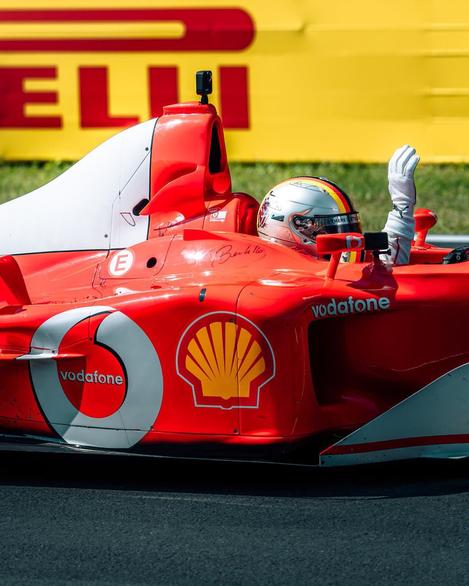 LauraLuthien86's tweet photo. La foto perfetta non esist..

Ah no esiste...❤️❤️❤️

#F1 #Vettel #Schumacher #Ferrari https://t.co/xgjjwRsevh