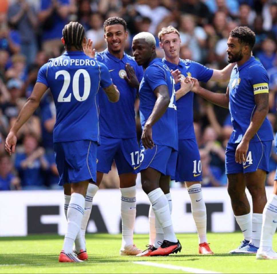 _belikebaddy's tweet photo. The biggest club in the world plays their biggest rivals today, the whole world is happy https://t.co/KK23Wr11Ve