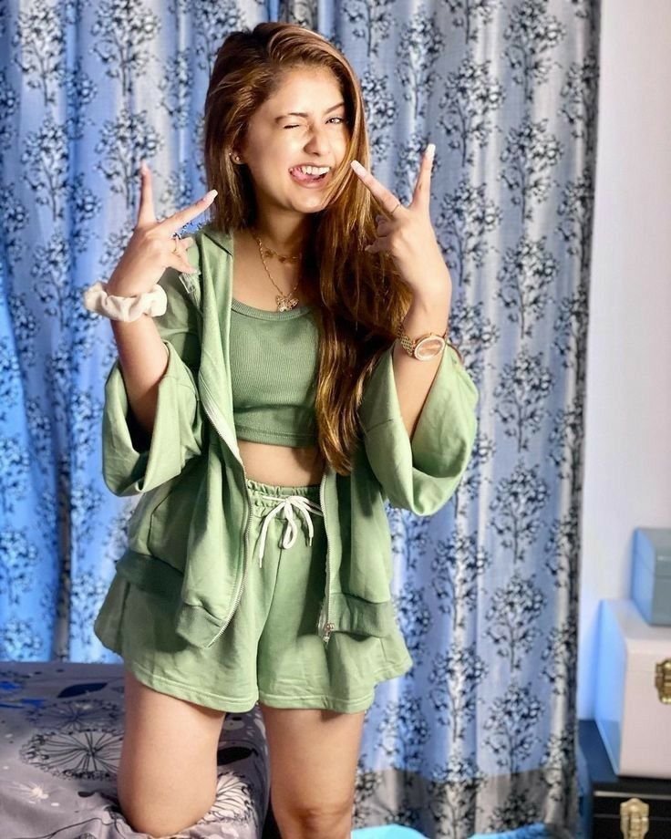 arshuxeditz_'s tweet photo. .ARISHFA KHAN BIG BOSS ERA BEGINS
#arishfakhan #arishfians #arishfakhaninbb20 #bigboss20 https://t.co/HfdrqAKjOR