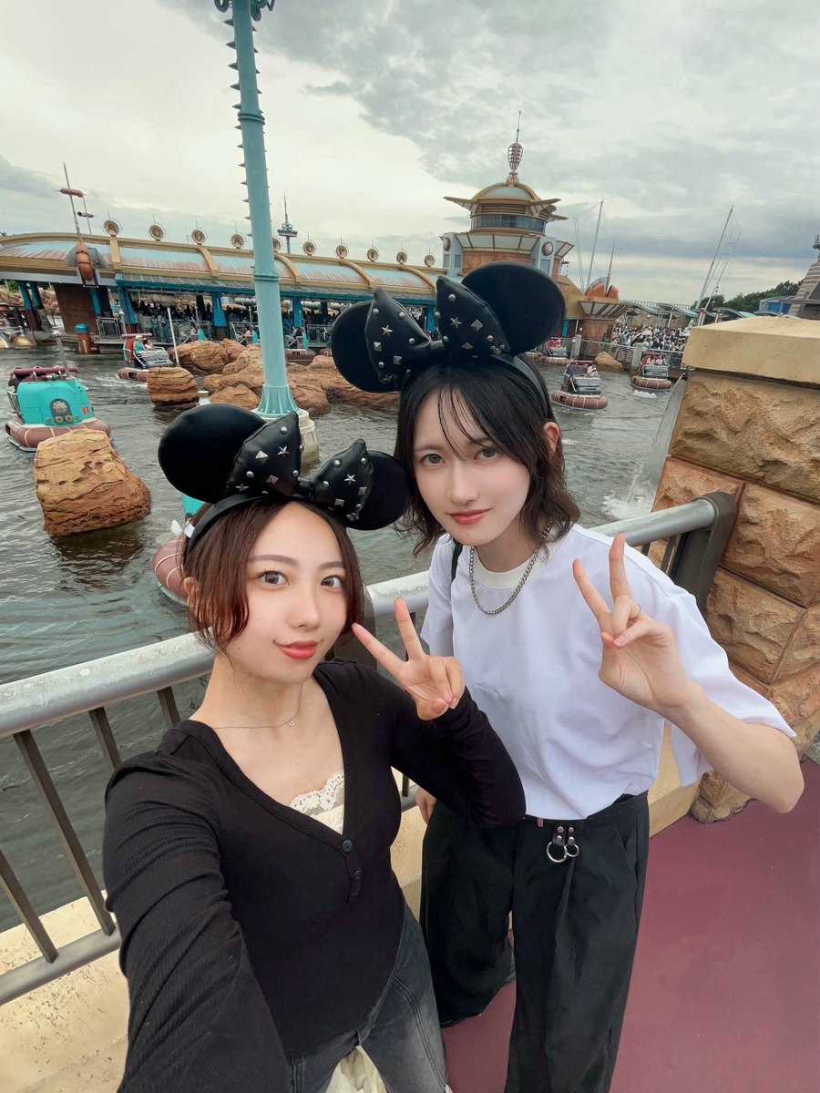 sencha122500's tweet photo. ムギちゃんとのディズニー
めっちゃ話してちょっとしたストーリーも聞けて待ち時間も秒に感じました🥳
アトラクションの旅最高だった‼️
あとビリーヴまじ初めて見たとても良かった！！ムギちゃんのおかげすぎる https://t.co/cQpTyuY8ku