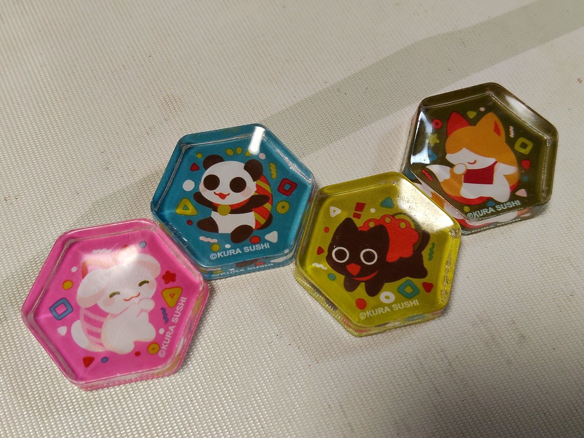 yuna_tachibana's tweet photo. くら寿司はコラボしなくてもオリジナルで十分だよ。
そもそもビッくらポンは小さな子ども向けのものだったんだしさ。
シャリわんこは可愛いし、黄昏ギョジンも好きだったよ🐟️
悪いのは横領店員で、うちの最寄り店の店員さんはとても親切だったし、真面目にやってる人に皺寄せがいかないで欲しい。 https://t.co/JkUnpBgJD4