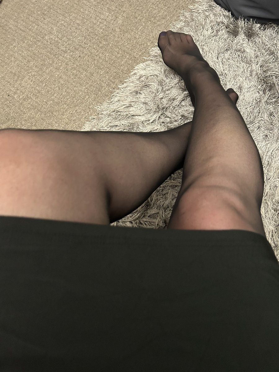 LaurenP1965's tweet photo. Back in the game with a slinky tube dress from Missguided and Wolford Satin touch 20 denier tights. Roast lamb today and Shiraz of course 😬 https://t.co/5tRbAM2jyE