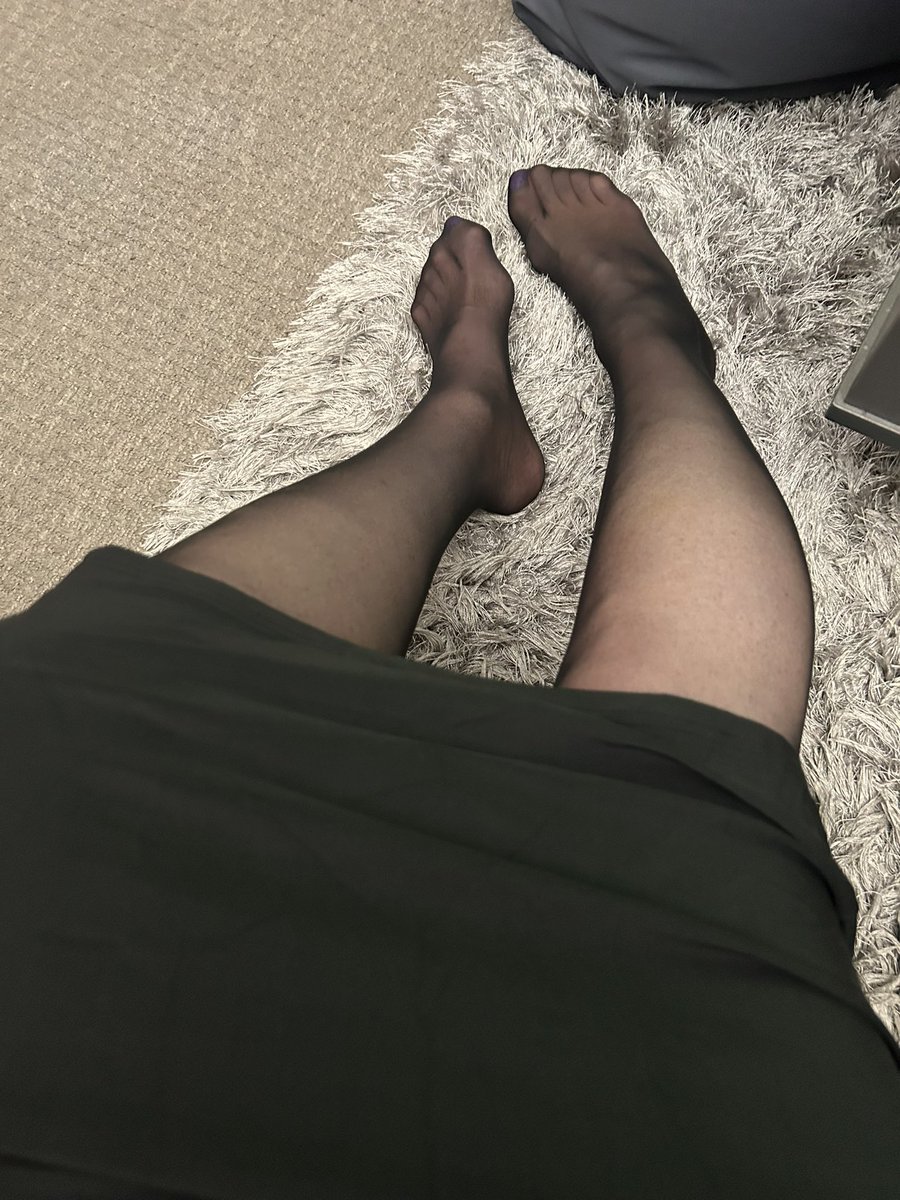 LaurenP1965's tweet photo. Back in the game with a slinky tube dress from Missguided and Wolford Satin touch 20 denier tights. Roast lamb today and Shiraz of course 😬 https://t.co/5tRbAM2jyE