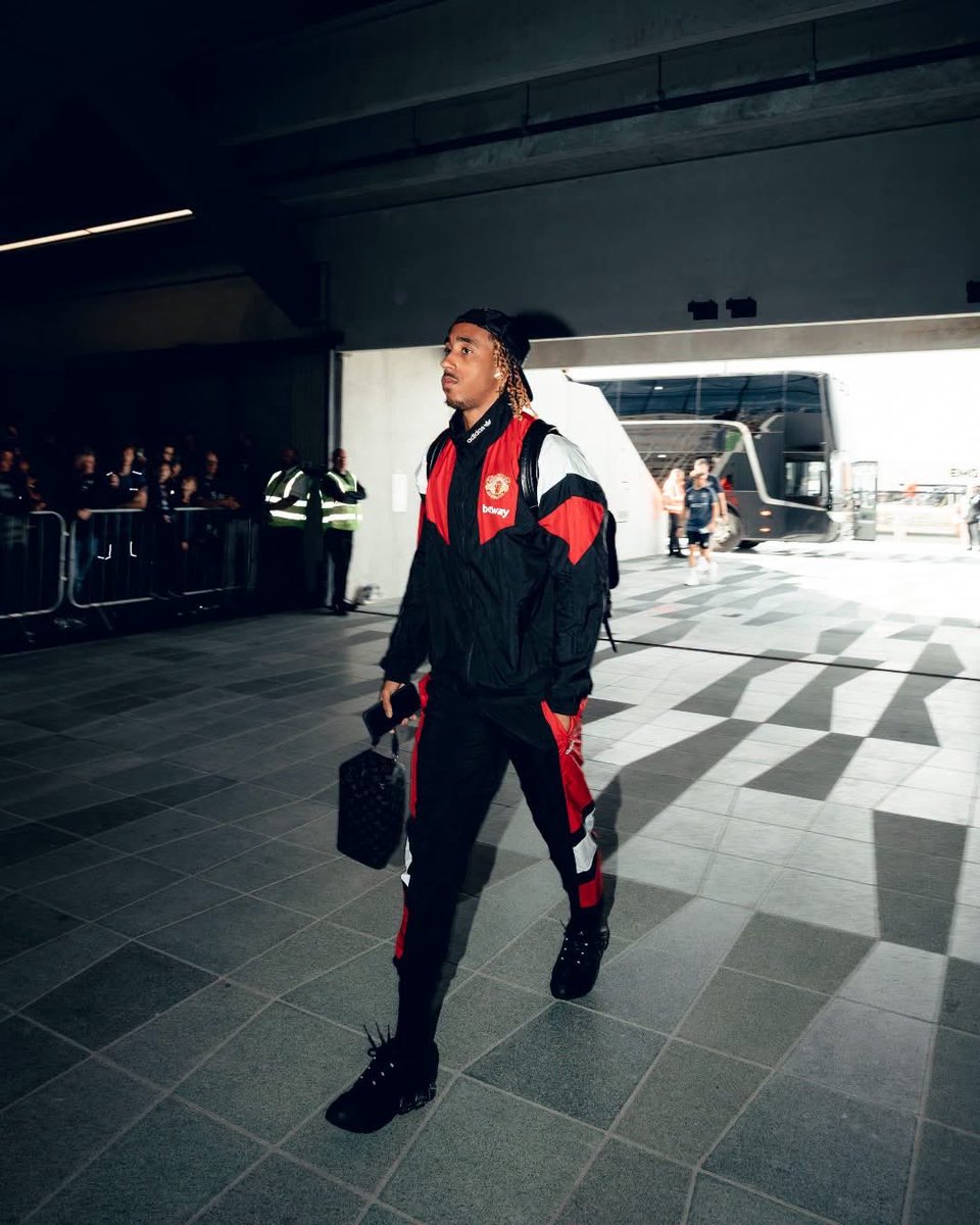 BeyondUTD1's tweet photo. 📸-🔴 Arriving in style ❤️‍🔥 https://t.co/m5QiBB0aZf