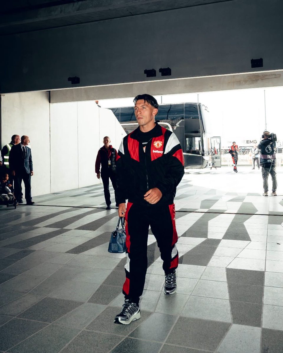 BeyondUTD1's tweet photo. 📸-🔴 Arriving in style ❤️‍🔥 https://t.co/m5QiBB0aZf