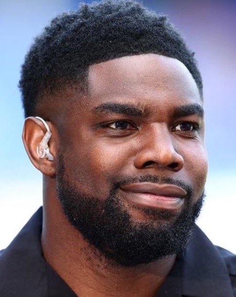 EtihadPapers's tweet photo. (🟢) Micah Richards on Enzo Fernandez’s performance yesterday:

🗣️🎙️“I said when City signed him that £125m might end up looking like one of the bargains of the window. I didn’t expect them to start proving my point so quickly.

Him getting booed on the pitch will only make him hungry for more games and putting on extraordinary performances”