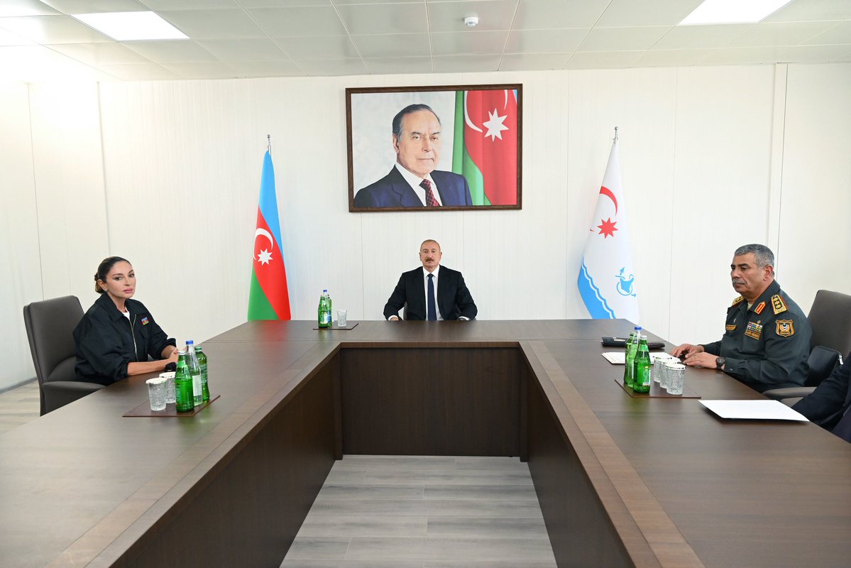 1VicePresident's tweet photo. ✔Azərbaycan Respublikasının Prezidenti, Silahlı Qüvvələrin Müzəffər Ali Baş Komandanı İlham Əliyev və birinci xanım Mehriban Əliyeva Hərbi Dəniz Qüvvələrində olublar.
✔President of the Republic of Azerbaijan, Supreme Commander-in-Chief of the Armed Forces Ilham Aliyev and First Lady Mehriban Aliyeva visited the Azerbaijani Navy.
✔Президент Азербайджанской Республики, победоносный Верховный главнокомандующий Вооруженными силами Ильхам Алиев и первая леди Мехрибан Алиева посетили Военно-морские силы.

#IlhamAliyev 
#MehribanAliyeva