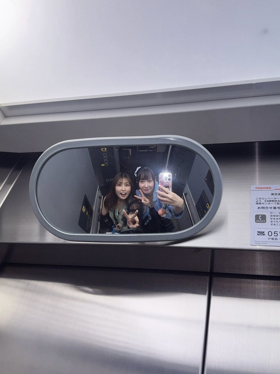 9ru_g3's tweet photo. きょうは雨のなか原宿RUIDOさんでの『POLAROID-500-』ありがとうございます🌧️

急なお知らせになっちゃったのに会いに
きてくれたみんなほんまにありがとう🎧

なんかエモ写真撮れた📷すてきーーー🎶

#真夜中ノスタルジー #夜ノス https://t.co/lbSmEjP4pG